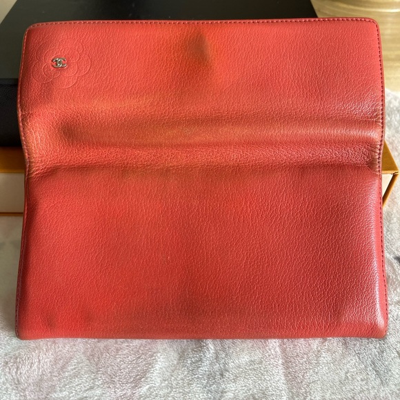 CHANEL  CORAL leather  Camellia CC FLAP Long wallet - Picture 2 of 15